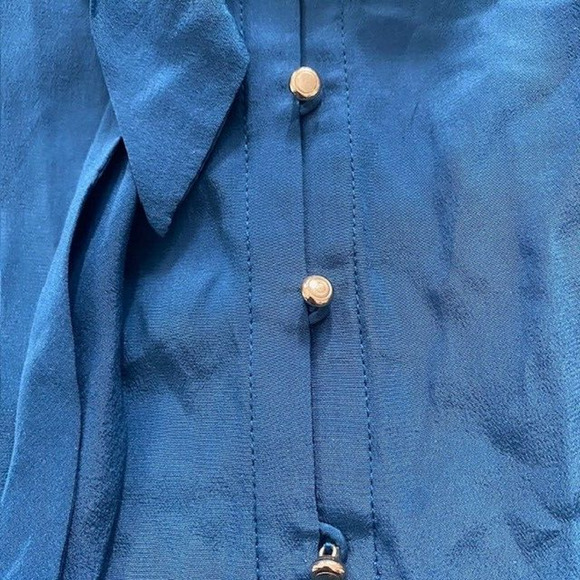 Banana Republic Blouse Womens Petite Small Blue 100% Silk Sleeveless Button Up - Picture 4 of 6